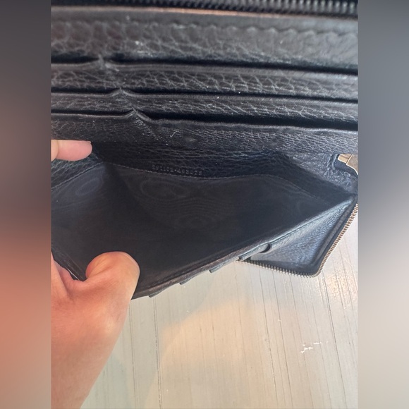 🛍️HP🛍️AUTHENTIC GUCCI👜 Soho Pebbled Leather Zip Around Long Wallet (Black) - Picture 4 of 15